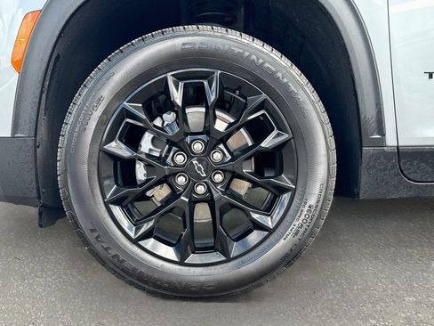 Used 2026 Chevrolet Traverse LT w/ Midnight/Sport Edition FWD image 31