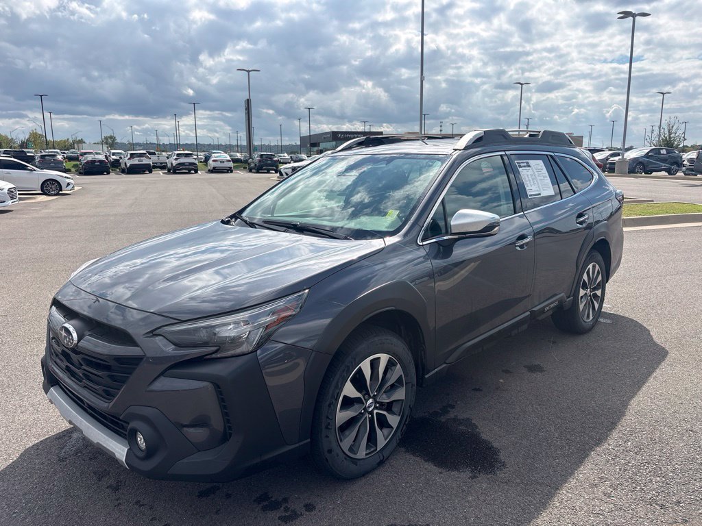 Used 2025 Subaru Outback Touring XT AWD/4WD image 3