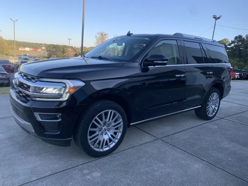 Used 2024 Ford Expedition Limited image 7