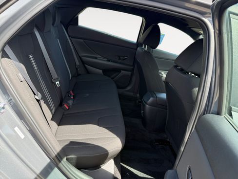 Certified 2025 Hyundai Elantra Sport FWD image 18