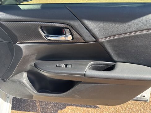 Used 2017 Honda Accord Sport Special Edition image 25