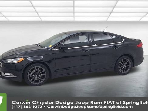 Used 2018 Ford Fusion SE w/ Equipment Group 201A image 9