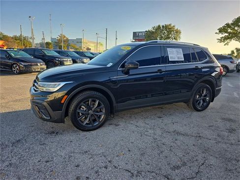 Used 2022 Volkswagen Tiguan SE image 6