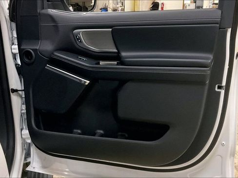 Certified 2025 Ford Expedition Max Platinum AWD/4WD image 23