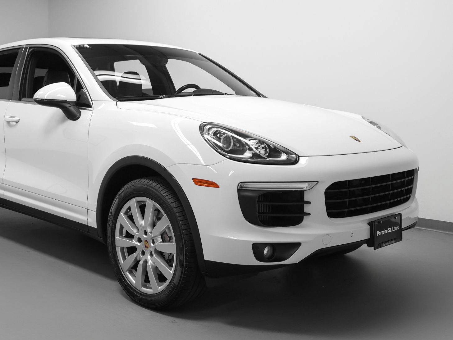 Used 2015 Porsche Cayenne S AWD/4WD image 9