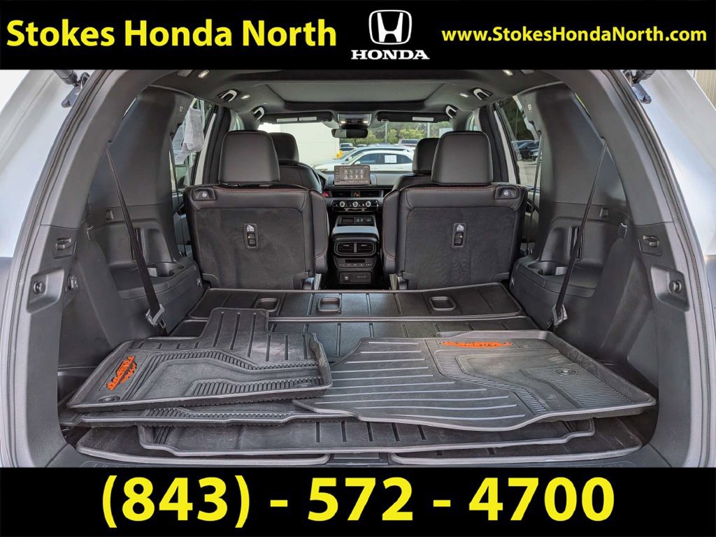 Used 2025 Honda Pilot TrailSport image 13