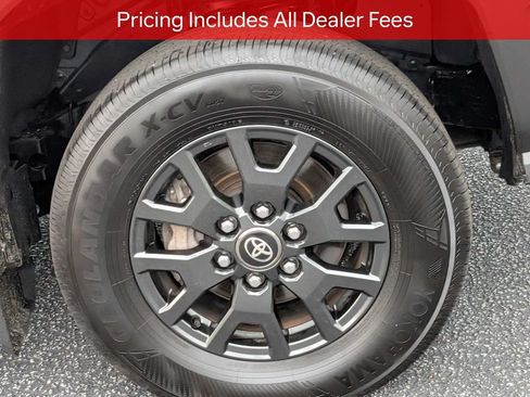 Used 2025 Toyota 4Runner SR5 AWD/4WD image 12