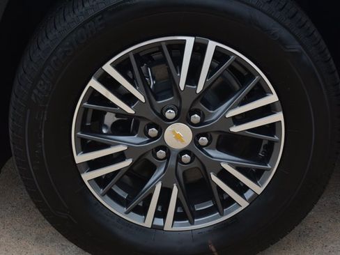 New 2026 Chevrolet Traverse LT w/ Driver Confidence Package FWD image 10
