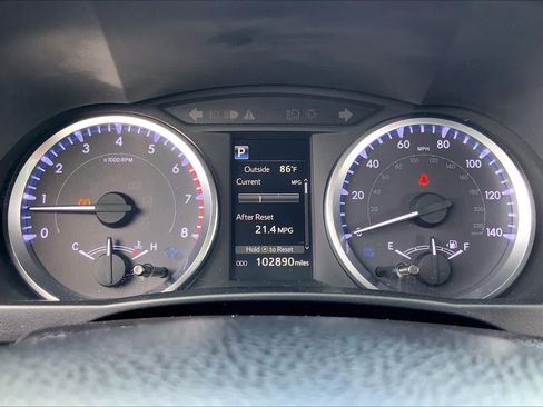 Used 2019 Toyota Highlander LE FWD image 25