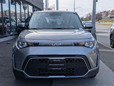 Used 2023 Kia Soul LX image 3