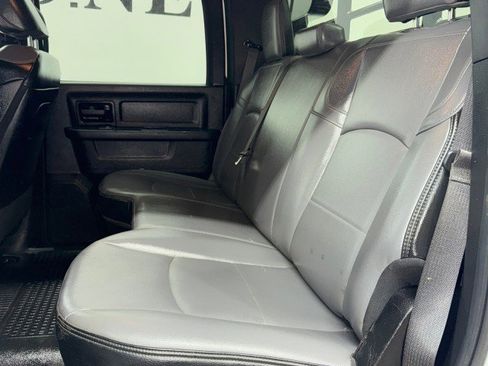 Used 2024 RAM 2500 Tradesman w/ Chrome Appearance Group image 32