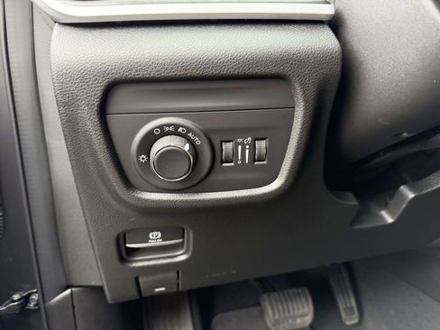 Used 2025 Jeep Grand Cherokee Laredo X w/ MOPAR Finishing Package AWD/4WD image 27