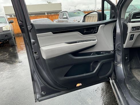 Used 2023 Honda Odyssey Touring image 18