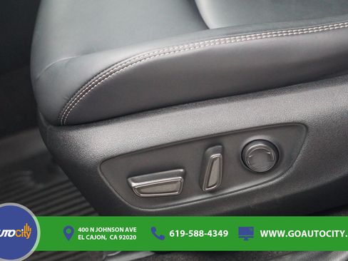 Used 2022 Toyota RAV4 XLE Premium FWD image 17