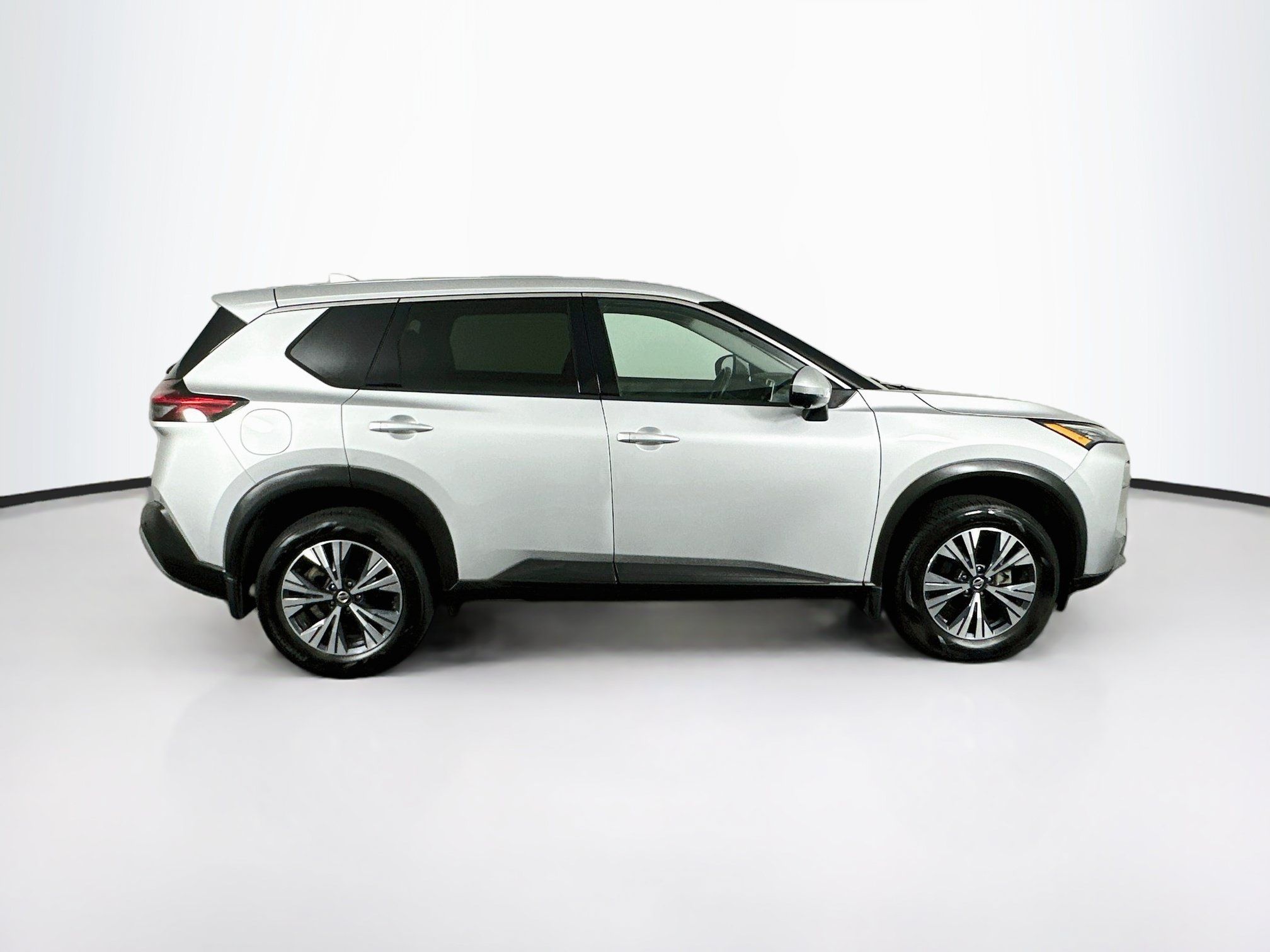 Used 2021 Nissan Rogue SV FWD image 10