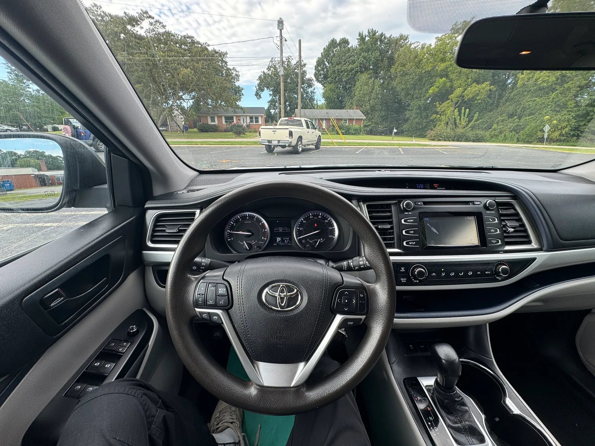 Used 2015 Toyota Highlander LE FWD image 21