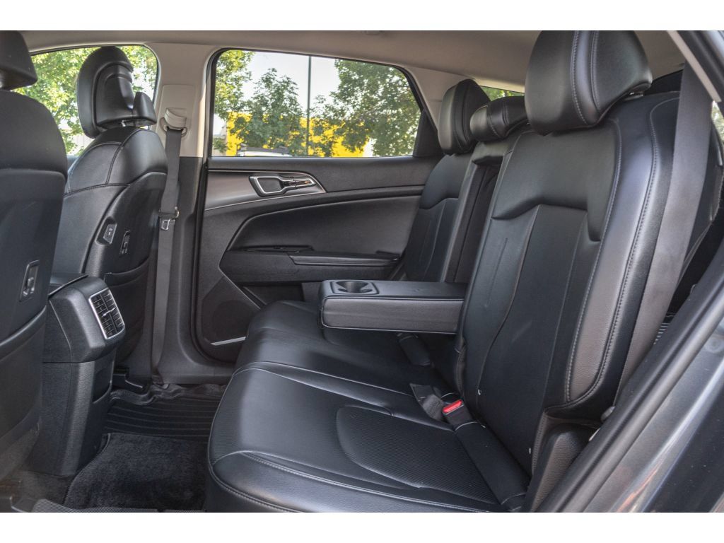 Used 2023 Kia Sportage EX AWD/4WD image 13