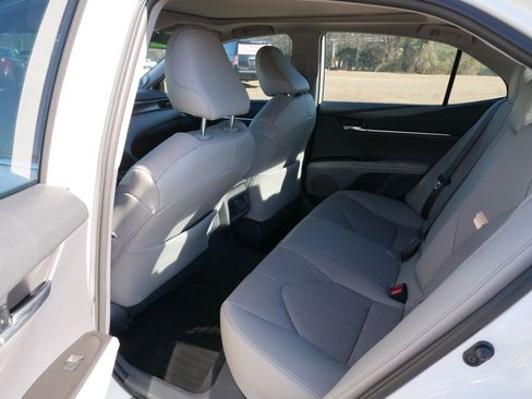 Used 2021 Toyota Camry XSE w/ Navigation Package image 15