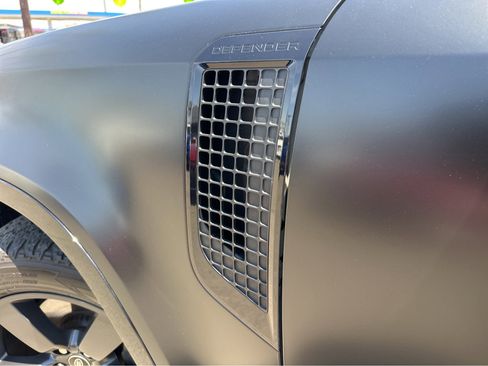 Used 2022 Land Rover Defender 110 X-Dynamic HSE image 42