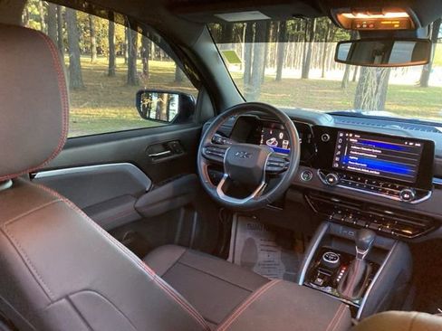 Used 2023 Chevrolet Colorado Z71 w/ Z71 Convenience Package 2 image 24