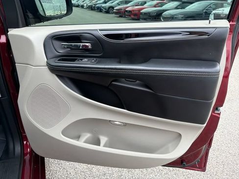 Used 2020 Dodge Grand Caravan SXT FWD image 26