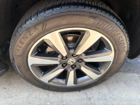 Used 2025 Honda Pilot Touring image 40