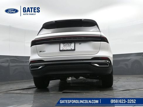 New 2026 Lincoln Nautilus Premier image 32