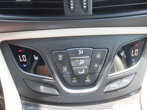 Used 2020 Buick Envision Preferred FWD image 30