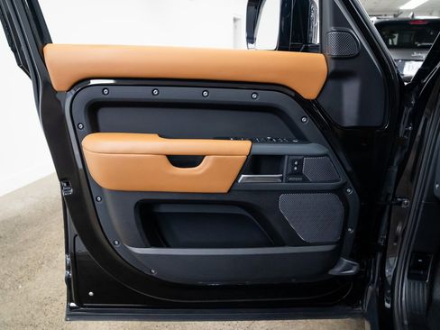 Used 2021 Land Rover Defender 110 X image 17