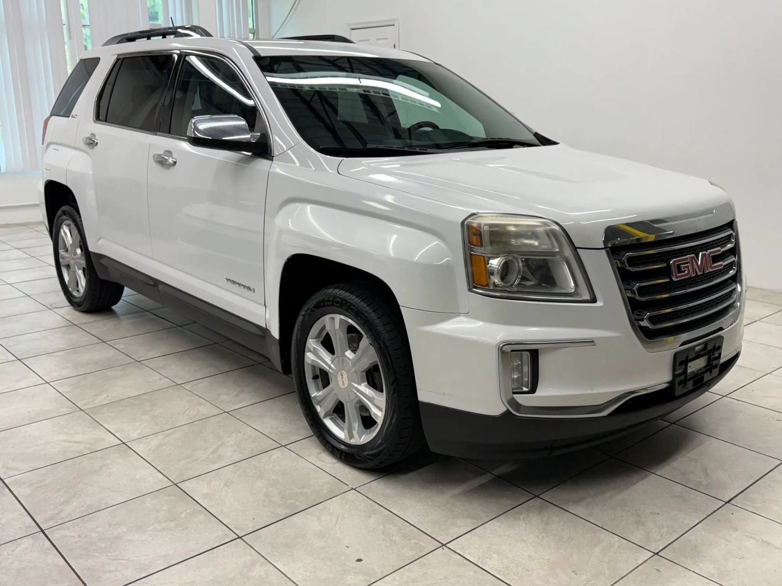 Used 2016 GMC Terrain SLT w/ Open Road Package AWD/4WD image 1