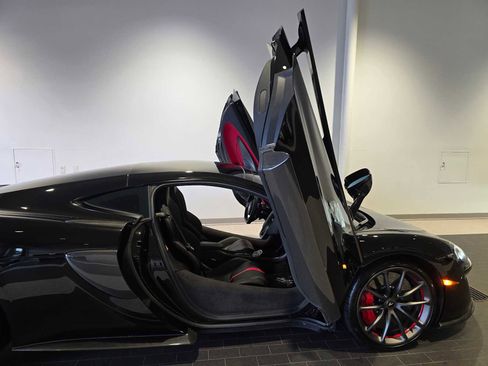 Used 2019 McLaren 570S image 13