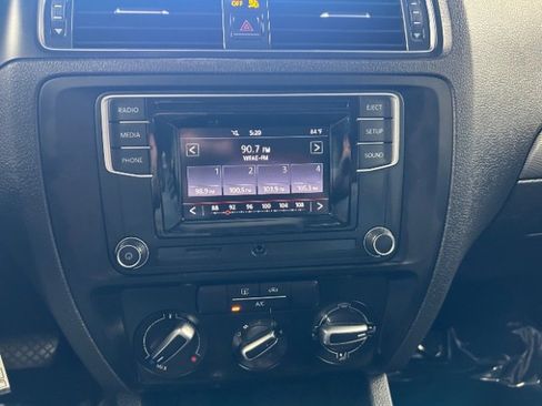 Used 2018 Volkswagen Jetta S image 15