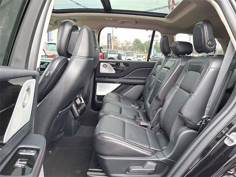 Used 2020 Lincoln Aviator Reserve image 10