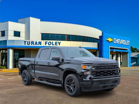 Used 2024 Chevrolet Silverado 1500 Custom w/ Rally Edition AWD/4WD image 9