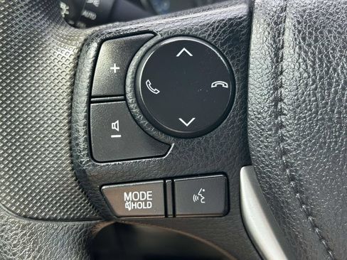 Used 2017 Toyota Corolla XLE FWD image 25