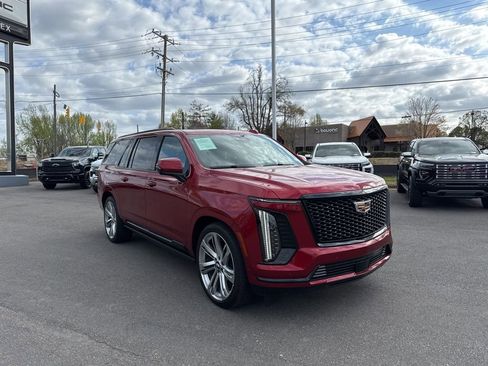 Used 2025 Cadillac Escalade ESV Sport Platinum w/ LPO, Floor Liner Package image 7