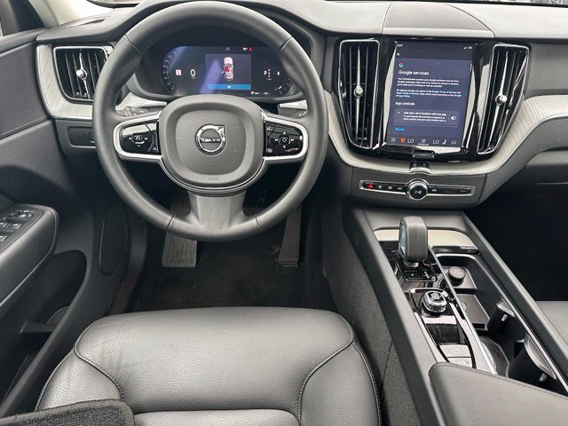Used 2025 Volvo XC60 B5 Plus AWD/4WD image 17