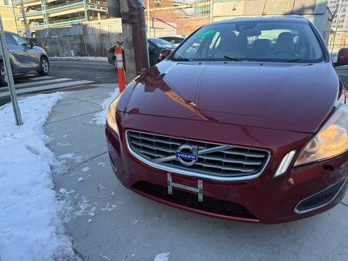 Used 2012 Volvo S60 T5 image 4