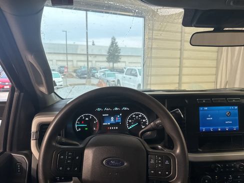Used 2024 Ford F350 XLT image 22