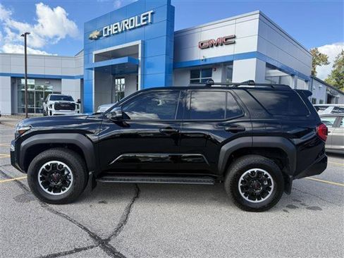 Used 2025 Toyota 4Runner TRD Off-Road Premium image 3