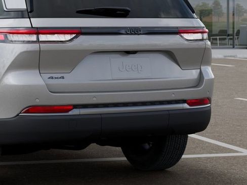 New 2026 Jeep Grand Cherokee Altitude AWD/4WD image 14