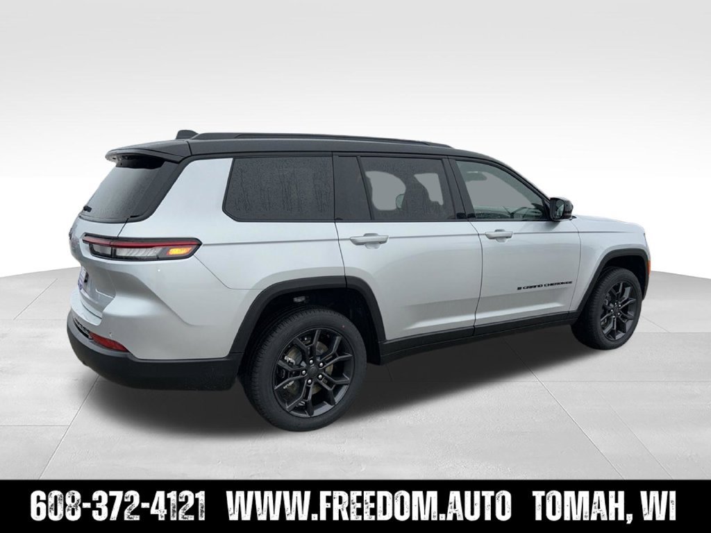 Used 2025 Jeep Grand Cherokee L Limited w/ Trailer Tow Package AWD/4WD image 8
