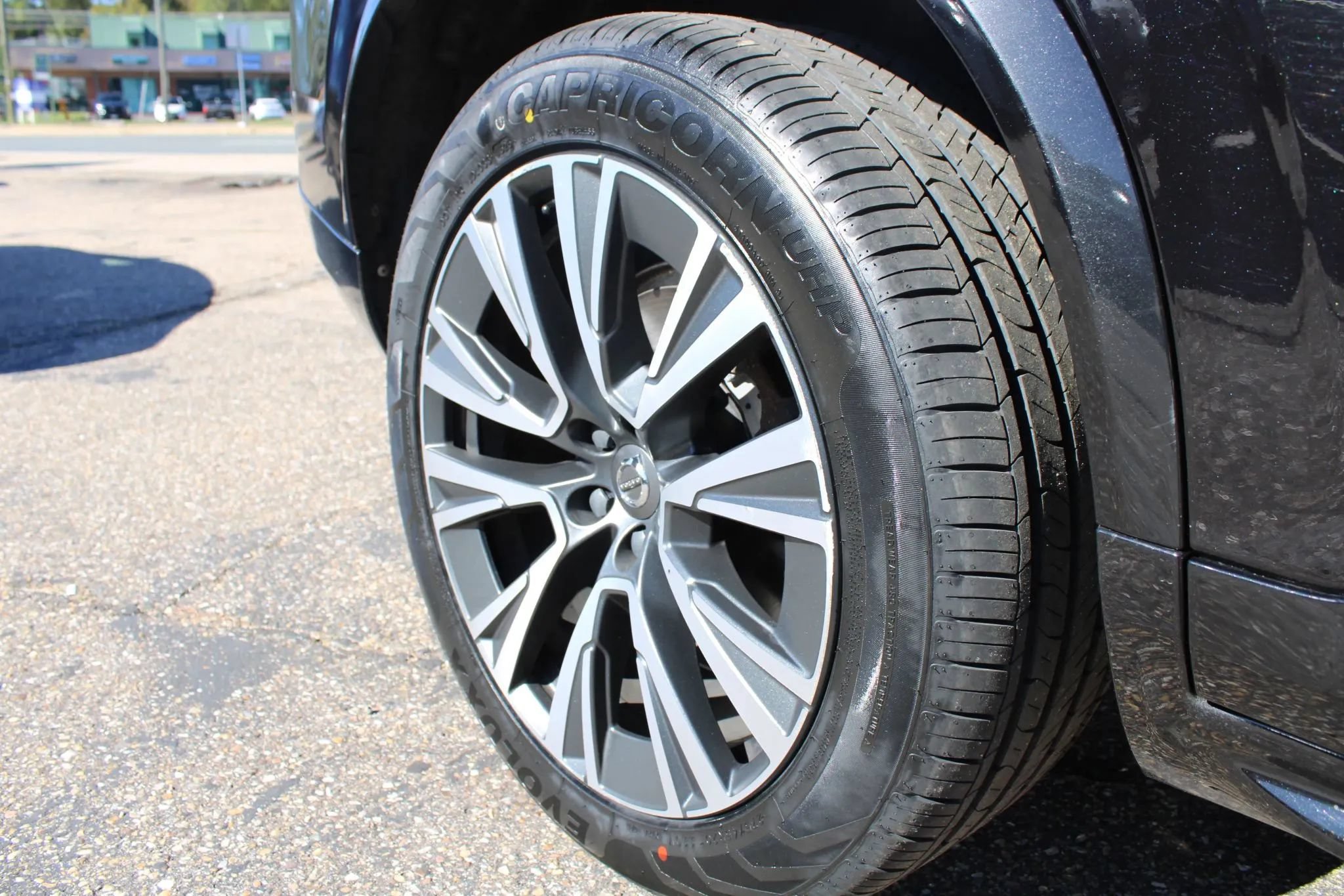 Used 2020 Volvo XC90 T6 Momentum AWD/4WD image 32