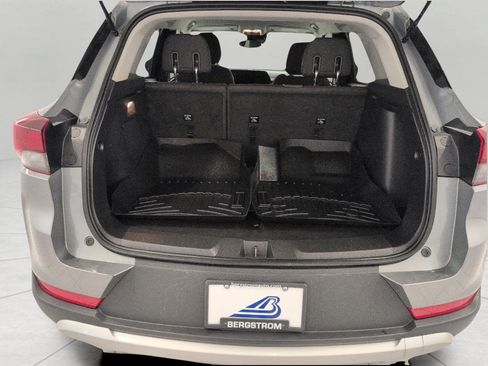 Used 2025 Chevrolet TrailBlazer LT AWD/4WD image 15