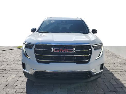 Used 2025 GMC Acadia Elevation image 2