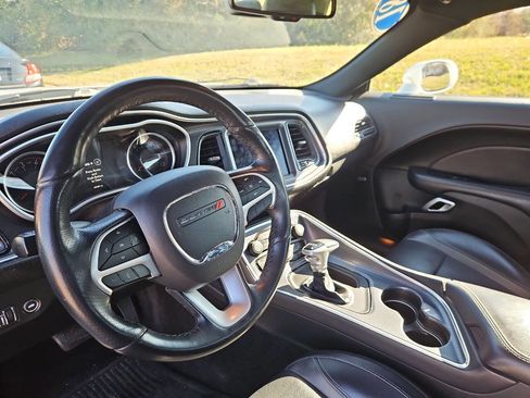 Used 2018 Dodge Challenger R/T Plus image 11