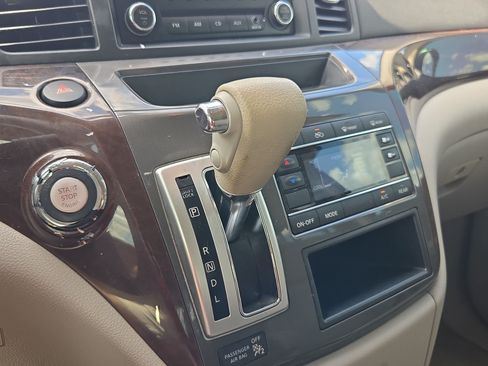 Used 2015 Nissan Quest S FWD image 19