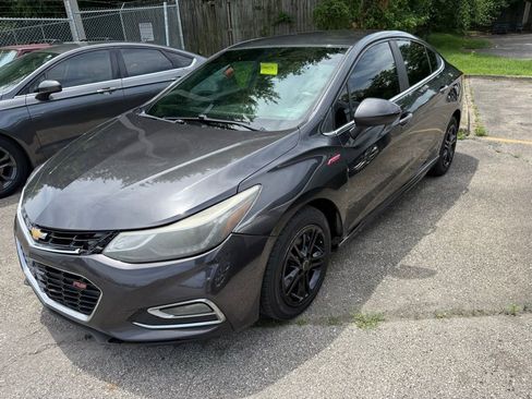 Used 2016 Chevrolet Cruze LT w/ Convenience Package FWD image 3
