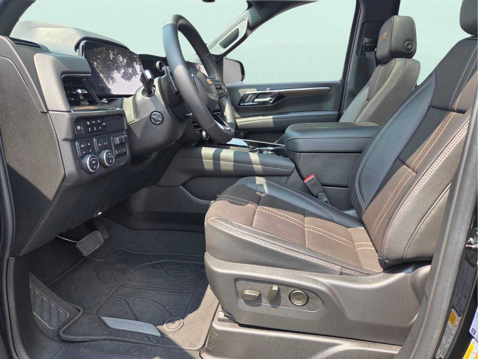 Used 2025 Chevrolet Tahoe High Country AWD/4WD image 10
