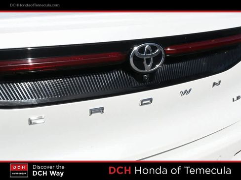 Used 2023 Toyota Crown Limited image 7